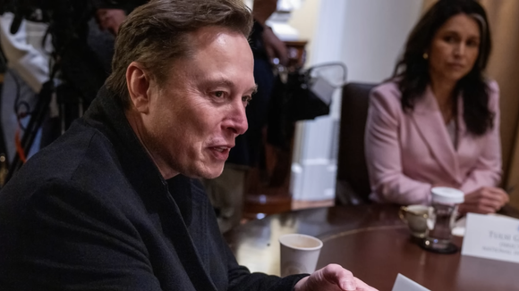 L’assistante qui valait des millions : À 34 ans, une ex-employée d'Elon Musk fait une ascension fulgurante