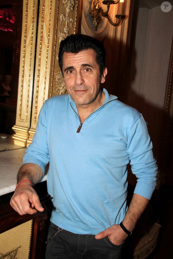 Et précise qu'elle l'accompagne pour un dernier voyage rejoindre sa mère en Terre Sainte.

Exclusif - Bébert, Les Forbans (Albert Kassabi) - People au dîner "Couscous" chez Pierre-Jean Chalençon au Palais Vivienne à Paris. Le 9 février 2022 BALDINI / BESTIMAGE