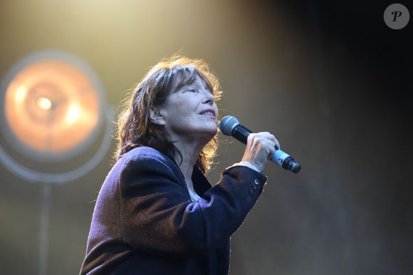 Jane Birkin lors du concert anti-FN (Front National) organisé place de la République à Paris, le 4 mai 2017.
© Lionel Urman/Bestimage