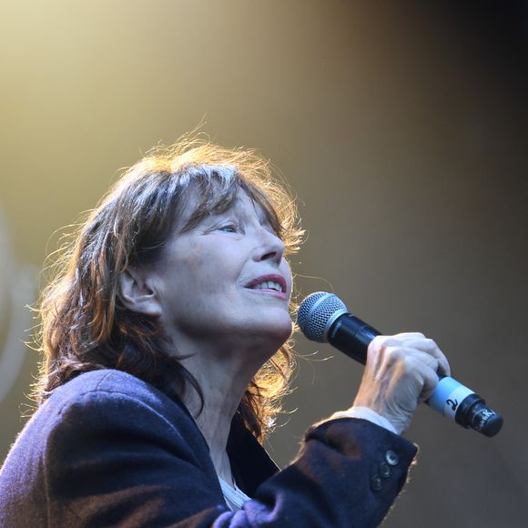 Jane Birkin lors du concert anti-FN (Front National) organisé place de la République à Paris, le 4 mai 2017.
© Lionel Urman/Bestimage