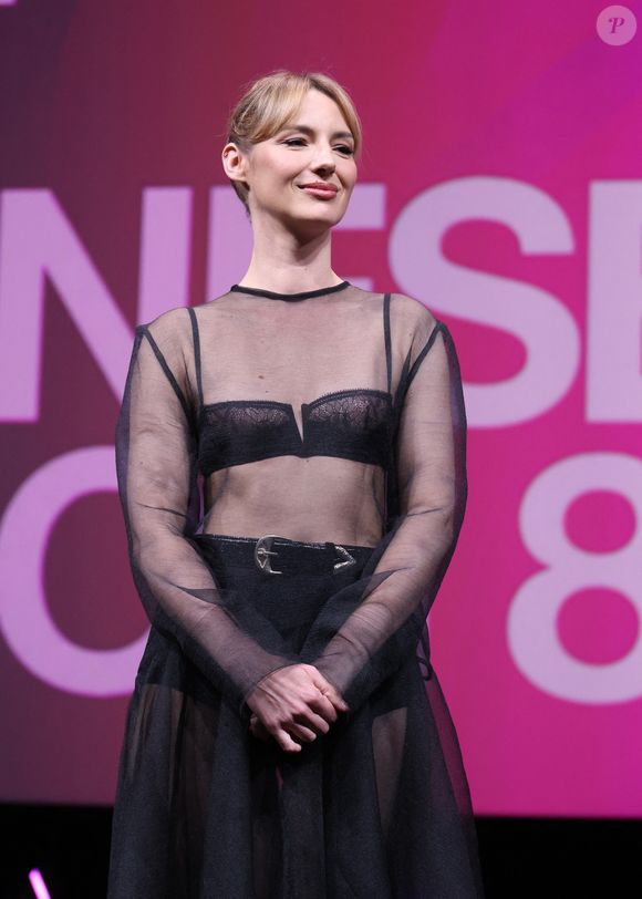Louise Bourgoin - Cérémonie de clôture du festival Canneseries saison 8 au palais des festivals à Cannes le 29 avril 2025.

© Denis Guignebourg / Bestimage