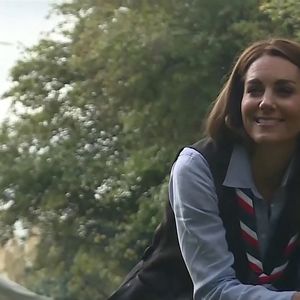 Le scoutisme existe aussi en France mais reste peu étendu. 

Catherine Kate Middleton, la duchesse de Cambridge, mange de la guimauve (chamallows) en compagnie des Scouts 'Cub and Beaver' à Northolt. Le 29 septembre 2020
Backgrid UK/ Bestimage
