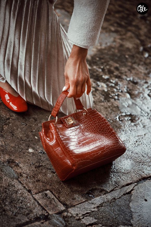 De nombreuses alternatives abordables permettent d'adopter ces it-bags sans se ruiner.