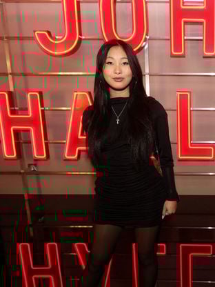 Jade Hallyday : ses créations de prêt-à-porter présentées lors d'un défilé