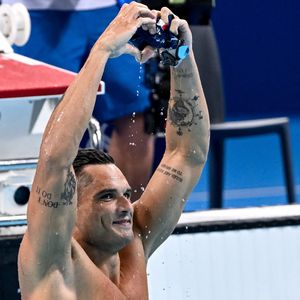 Florent Manaudou de France célèbre après avoir remporté la médaille de bronze dans la finale de natation 50m Nage Libre Hommes pendant les Jeux Olympiques de Paris 2024 à La Defense Arena à Paris (France), 02 août 2024.  © Inside / Panoramic / Bestimage