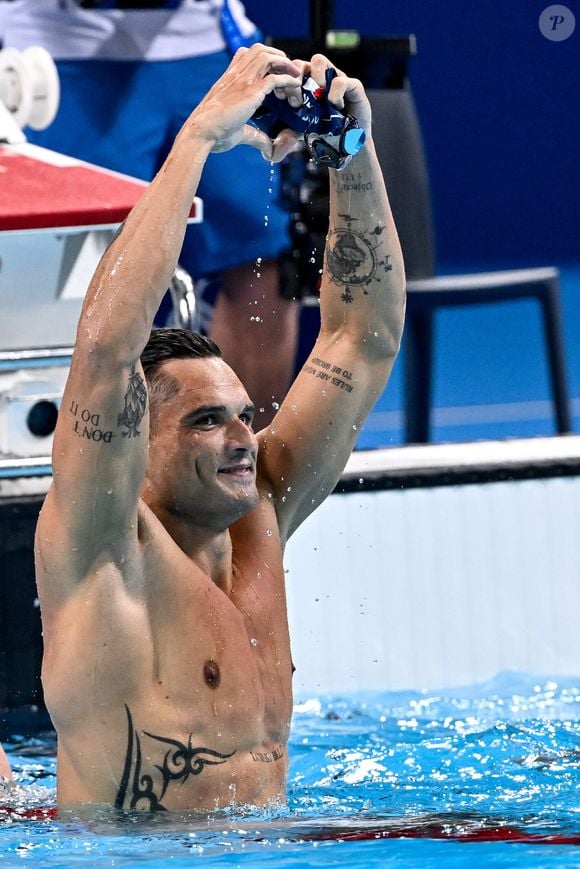 Florent Manaudou de France célèbre après avoir remporté la médaille de bronze dans la finale de natation 50m Nage Libre Hommes pendant les Jeux Olympiques de Paris 2024 à La Defense Arena à Paris (France), 02 août 2024.  © Inside / Panoramic / Bestimage