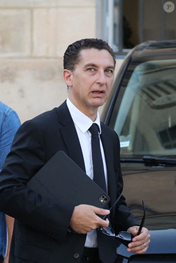“Je suis très en colère”, aurait lancé le président du directoire du groupe Canal+, Maxime Saada

Maxime Saada - Arrivées aux obsèques de Philippe Labro en l'église de Saint-Germain-des-Prés à Paris le 13 juin 2025. © Dominique Jacovides - Christophe Clovis / Bestimage