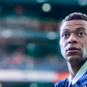 La marque de vêtements de sport Nike a dévoilé sa publicité pour la Coupe du monde de la FIFA, mettant en scène les plus grandes stars du football d’hier et d’aujourd’hui, ainsi que des célébrités issues d’autres domaines. © Nike via Bestimage