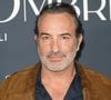 L'occasion pour l'acteur oscarisé de s'offrir un vrai bol d'air frais... et de glisser une petite confidence sur son besoin de fuir la capitale.

Jean Dujardin - Avant-première du film "Les rayons et les ombres au cinéma Pathé Wepler à Paris le 17 mars 2026. © Coadic Guirec/Bestimage