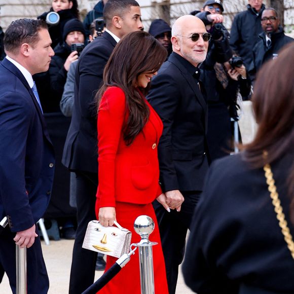 Jeff Bezos et Lauren Sanchez Bezos arrivent au défilé Schiaparelli Haute Couture Week Spring/Summer 2026 dans le cadre de la semaine de la mode à Paris.

Backgrid UK/ Bestimage