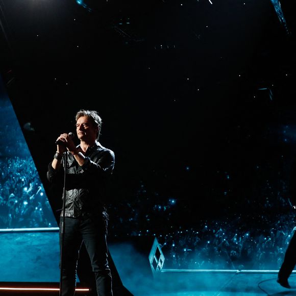 Exclusif - David Hallyday chante "Sang pour sang" en duo virtuel avec son père Johnny en utilisant l'IA - Enregistrement de l'émission "Les disques d'or de l'année" au Dôme de Paris, présentée par E.Gossuin et diffusée le 24 décembre à 21h10 sur M6
© Christophe Clovis / Bestimage
