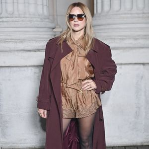 Virginie Efira a un premier enfant, une fille prénommée Ali avec le réalisateur Mabrouk El Mechri, et un fils à 46 ans avec Niels Schneider

Virginie Efira - Photocall du Défilé de mode Saint Laurent Collection Homme Printemps-Été 2026 dans le cadre de la Fashion Week de Paris, France, le 27 janvier 2026.
© Olivier Borde / Bestimage