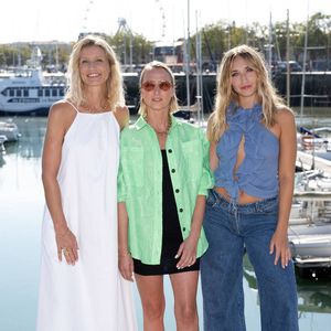 Audrey Lamy, Chloe Jouannet et sa mère Alexandra Lamy assistent au Photocall Killer Coaster lors du 25ème Festival de la Fiction de La Rochelle, le 13 septembre 2023 à La Rochelle, France. Photo par David Niviere/ABACAPRESS.COM