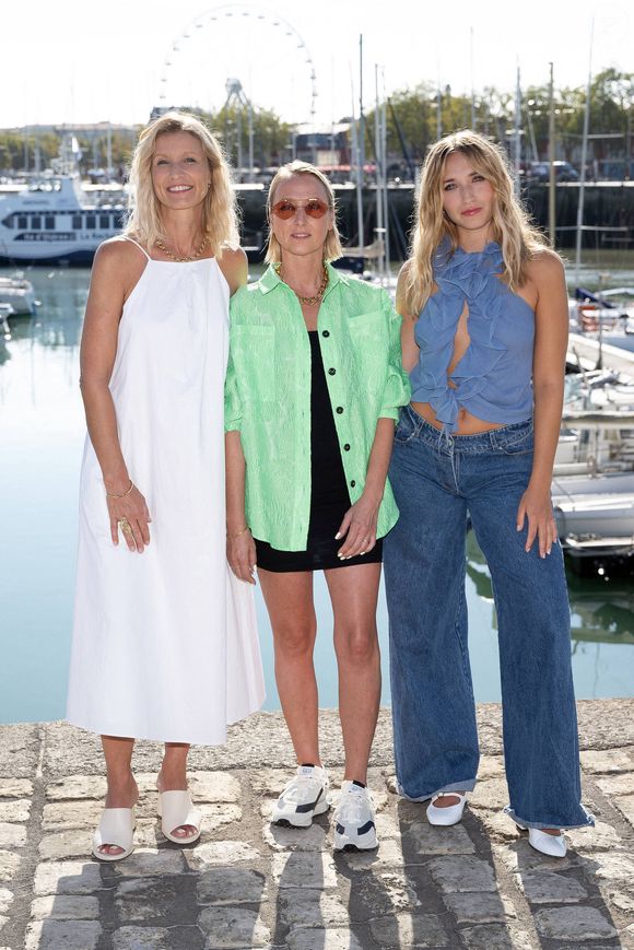 Audrey Lamy, Chloe Jouannet et sa mère Alexandra Lamy assistent au Photocall Killer Coaster lors du 25ème Festival de la Fiction de La Rochelle, le 13 septembre 2023 à La Rochelle, France. Photo par David Niviere/ABACAPRESS.COM