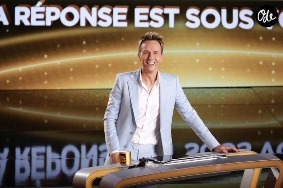 À la tête de plusieurs émissions à succès, dont désormais "Fort Boyard", il n’en oublie pas ses débuts ni le soutien sans faille de ses parents, Michel et Dominique, qui ont tout fait pour le voir réussir et accomplir son rêve.

Exclusif - Cyril Féraud lors de l'enregistrement de l'émission "100% Logique", présentée par C.Féraud et diffusée le 18 avril 2026 sur France 2, à Paris, France, le 20 février 2026. © Jack Tribeca/Bestimage