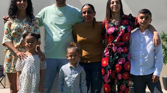 Une candidate de Familles nombreuses, experte en ménage, dévoile le "vrai secret" pour se débarrasser durablement de la poussière