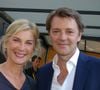 Si lui s'est remarié, la comédienne reste mystérieuse sur son statut amoureux mais se dit "très heureuse" auprès de "Gala"
Michèle Laroque et François Baroin dans le village du tour de France à Troyes © Fabien Faure / Bestimage