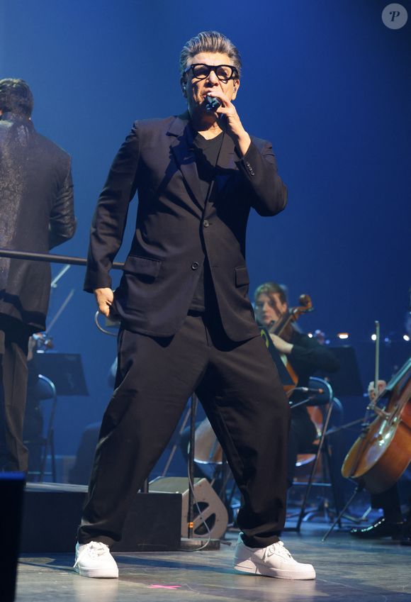 On imagine d'ailleurs que le chanteur va bientôt retrouver la belle blonde de 53 ans puisque son prochain concert est prévu le 13 juin 2025 à Rennes.

Exclusif - Marc Lavoine en concert à la Seine musicale de Boulogne-Billancourt, France, le 17 mai 2025. © Coadic Guirec/Bestimage