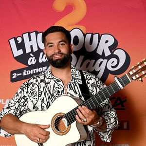 Exclusif - Kendji Girac au photocall lors de l'enregistrement de l'émission "L'humour à la plage" pour la 2eme édition du festival de Juan les Pins à la pinède Gould le 27 juin 2025. © Bruno Bebert / Bestimage