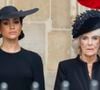 Même Meghan Markle semble avoir eu un mot pour la reine
Meghan Markle, Camilla Parker Bowles, reine consort d'Angleterre - Procession du cercueil de la reine Elizabeth II d'Angleterre de Wesminster Hall où il était exposé au public, jusqu'à l'Abbaye de Westminster. Le cercueil est installé sur l'affût du canon, puis tiré par 142 marins de la Royal Navy à l'aide de cordages, dans la plus pure tradition de la monarchie britannique. Cette tradition remonte aux funérailles d'Etat de la reine Victoria en février 1901. Londres, le 19 septembre 2022. AGENCE / BESTIMAGE