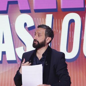 Exclusif - Cyril Hanouna, sur le plateau de l’émission « TPMP » présentée par C.Hanouna et diffusée en direct sur Youtube et sur toutes les box (SFR, FREE, Bouygues, MyCanal etc), Paris, France, le 18 mars 2025. © Jack Tribeca / Bestimage
