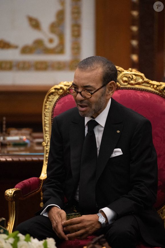 Le roi du Maroc Mohammed VI lors d'une réunion au palais royal de la capitale Rabat.  M. Macron a atterri dans la capitale marocaine le 28 octobre pour une visite d'État de trois jours visant à rétablir les relations avec le pays d'Afrique du Nord après des années de tensions. Rabat, Maroc, 28 octobre 2024. Photo by Jeanne Accorsini/Pool/ABACAPRESS.COM