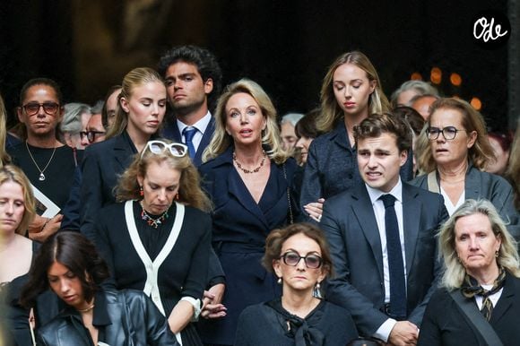 Camilla de Bourbon des Deux-Siciles , ses filles, la princesse Maria Carolina de Bourbon des Deux-Siciles et Maria Chiara de Bourbon des Deux-Siciles - Sortie des obsèques de Mathilde Favier en l'église Saint-Sulpice à Paris le 31 aout 2026. © Dominique Jacovides-Cyril Moreau/Bestimage