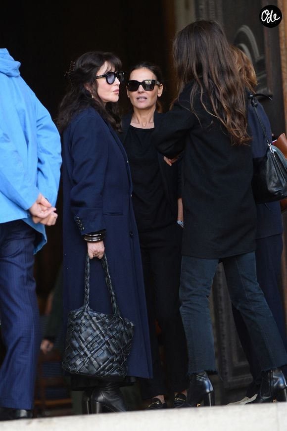 Isabelle Adjani, Virginie Ledoyen - Personnalités aux obsèques de Jean-Paul Rappeneau en l’église Saint-Sulpice à Paris le 10 septembre 2026 ©Agence/Bestimage