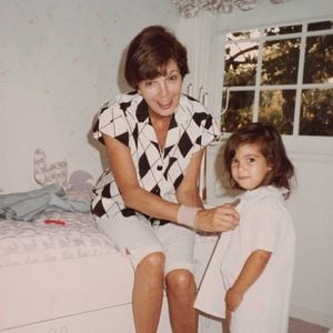 "Tu as toujours cru en moi, tu m'as soutenue et tu étais mon havre de paix. Tu étais vraiment la matriarche de notre famille, et ton amour est ancré en chacun de nous. Je sais que tu es en paix maintenant.”

Kim Kardashian a rendu hommage à sa grand-mère sur Instagram