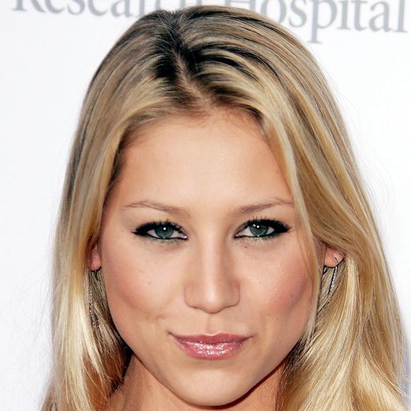 Après deux ans d'absence, Anna Kournikova a fait une apparition inquiétante.

Anna Kournikova au profit du St. Jude Children's Research Hospital.