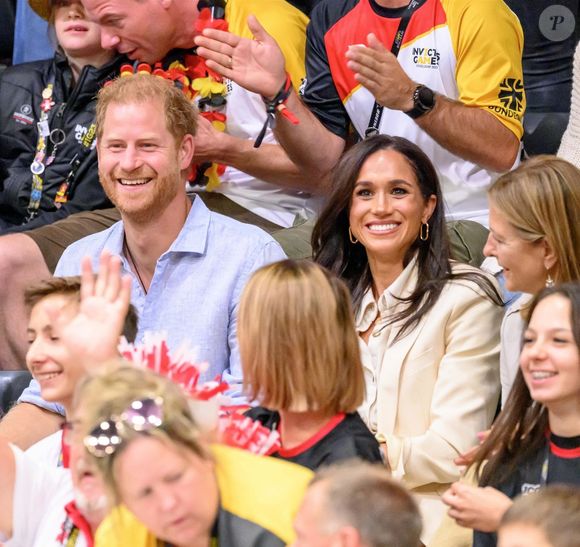Le prince Harry, duc de Sussex et Meghan Markle, duchesse de Sussex, aux Invictus Games 2023 à Dusseldorf, le 15 septembre 2023. (Backgrid USA / Bestimage).