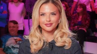 Kelly Vedovelli est enceinte de jumeaux : on sait enfin si elle attend des filles ou des garçons !