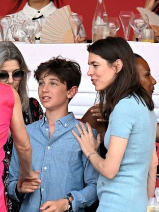 Charlotte Casiraghi de sortie avec son fils Raphaël, qui ressemble à son papa !