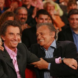 Roger Hanin et Jack Lang lors de l'enregistrement de l'émission "Vivement Dimanche" à Paris, France, le 10 mai 2006. Photo Max Colin/ABACAPRESS.COM