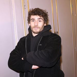 "Ça m’a donné envie d’aller plus loin, d’apprendre la technique et de recommencer à dessiner."
Luigi Kröner fils de la chanteuse et comédienne Elsa Lunghini à la 150 ème du spectacle "Tombé du ciel" de Jeanfi Janssens à la Comédie des Champs Elysées à Paris le 13 février 2025. Spectacle suivi d'une réception Restaurant Manko.
© Cédric Perrin / Bestimage