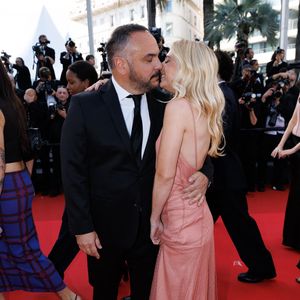 François-Xavier Demaison et sa femme Anaïs Tihay - Montée des marches du film « Amarga Navidad » lors du 79ème Festival International du Film de Cannes, le 19 mai 2026. © Jacovides-Moreau / Bestimage