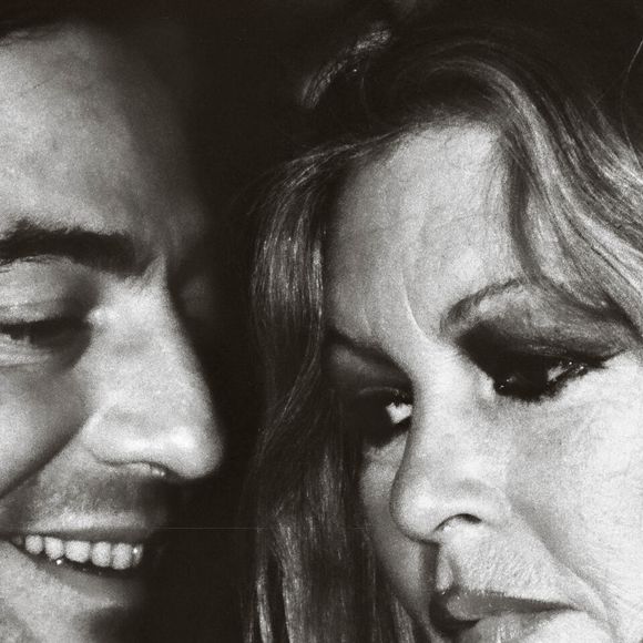 L'ancienne star du cinéma et defenseuse de la cause animale Brigitte Bardot avec Allain Bougrain Dubourg, le 13 avril 1985, lors de l'inauguration du nouveau chenil intercommunal de Lille (59) - Photo de Duffour P/ANDBZ/ABACAPRESS.COM