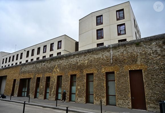 Nicolas Sarkozy bientôt en prison : une cellule réservée au centre pénitentiaire Paris-La Santé pour l'ancien président - Illustration du centre pénitentiaire Paris-La Santé dans le 14ème arrondissement de Paris, France, le 26 septembre 2025. © Christian Liewig/Bestimage