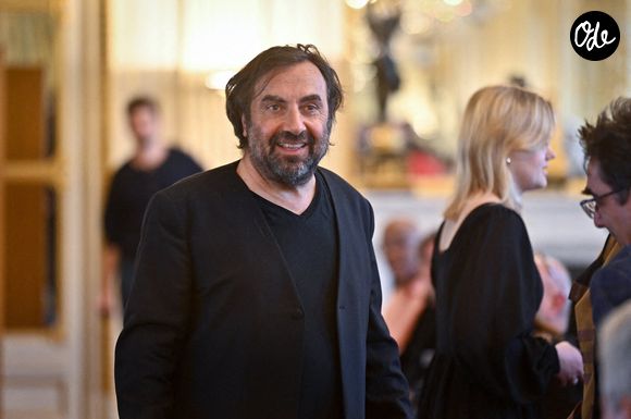 André Manoukian, auteur-compositeur et pianiste, lors de l’événement « Improvisation musicale : Actions », dans le cadre de la mission d’André Manoukian visant à promouvoir l’improvisation dans l’éducation musicale, le 20 février 2025 au ministère de la Culture à Paris. Photo de Tomas Stevens/ABACAPRESS.COM