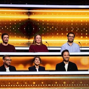 Exclusif - Melanie Taravant, Samuel Olivier, Jean-Philippe Janssens (Jeanfi Janssens), lors de l'enregistrement de l'émission "100% Logique", présentée par C.Féraud et diffusée le 4 avril sur France 2, à Saint Denis, France, le 2 décembre 2025. © Jeremy Melloul/Bestimage