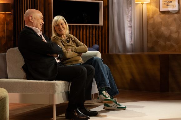 Exclusif - Bernard Montiel, Raphaël Mezrah, Oli. avec Chantal Ladesou et Eric Baratay invités, et Olivia la juriste sur plateau de l'émission "Animalement Vôtre" présentée par Bernard Montiel et diffusée le 8 février 2026 sur France 3, à Paris, France, le 12 janvier 2026. © Julien Sarkissian/Bestimage
