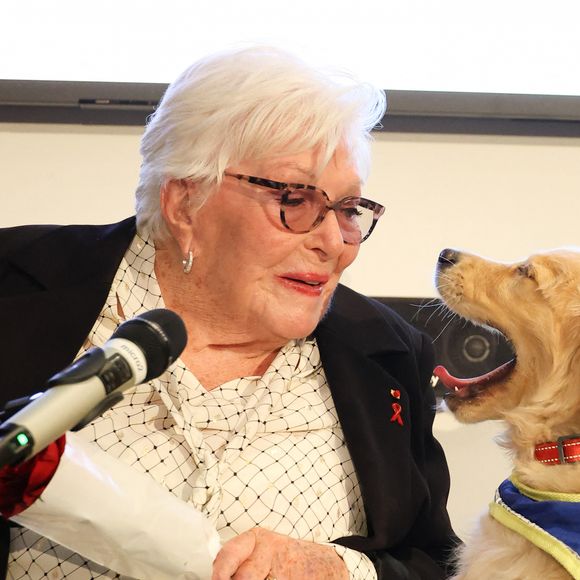 Pour l’occasion, elle a remercié chaleureusement ses fans sur son compte X, exprimant toute sa tendresse.

Exclusif - Line Renaud - Remise du prix "Fonds de dotation Line Renaud-Loulou Gasté" pour la recherche médicale à la Maison de la Recherche à Paris le 15 novembre 2023. © Coadic Guirec/Bestimage