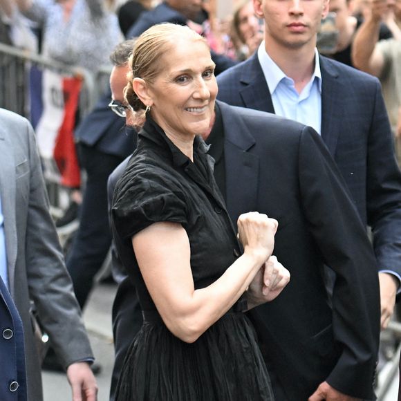 Céline Dion à la sortie de l'hôtel Royal Monceau à Paris avant l'ouverture des Jeux Olympiques (JO) de Paris 2024, à Paris, France, le 24 juillet 2024. Agence/Bestimage