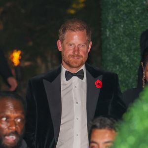 Le prince Harry et Meghan Markle quittant la soirée d'anniversaire de Kris Jenner à Beverly Hills, dans la maison de Jeff Bezos, le 8 novembre 2025. © Backgrid USA / Bestimage