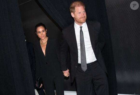 Le prince Harry, duc de Sussex et Meghan Markle, duchesse de Sussex, lors du 3ème gala annuel du projet "Healthy Minds" aux Spring Studios à New York, le 9 octobre 2025. Photo : Zuma Press / Bestimage