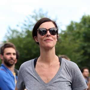 Anna Mouglalis lors d'un rassemblement de protestation contre le parti d'extrême droite français, le Rassemblement national (RN), lancé à l'initiative d'organisations de médias indépendants et co-organisé par des syndicats et des associations de la société civile, place de la République, Paris, France, le 27 juin 2024. © Stéphane Lemouton / Bestimage