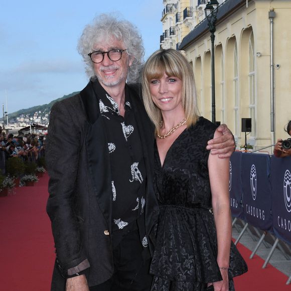 Louis Bertignac et Laetitia Brichet sur le tapis rouge lors du 35ème festival du film de Cabourg le 11 juin 2021.

© Coadic Guirec / Bestimage