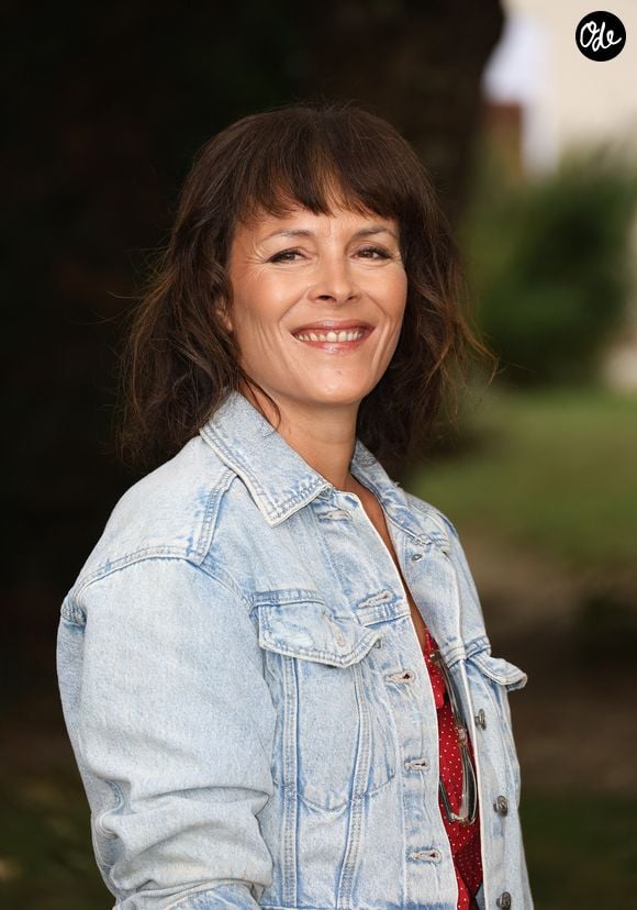 Très intégré, le comédien participe à la vie municipale et associative de Sougé.

Armelle Deutsch - Photocall du film "Dans L'Ombre de Marlow" lors de la 17ème édition du Festival du Film Francophone de Angoulême (FFA). Le 28 août 2024 © Coadic Guirec / Bestimage