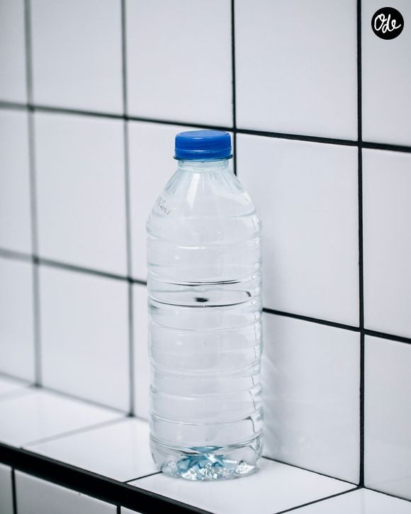 À température ambiante et sans contact direct avec la bouche, les recommandations sont un peu plus souples