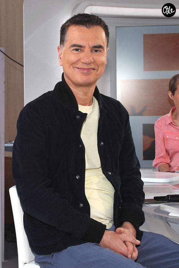 Laurent Luyat sur le plateau de France Télévisions lors des Internationaux de France de Tennis de Roland-Garros à Paris le 04 juin 2023. 

© Bertrand Rindoff / Bestimage